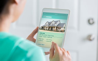 How Should Sellers Price Their Homes to Attract Buyers While Maximizing Value in South Carolina?