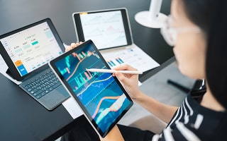 Which Key Economic, Social, and Regulatory Factors Are Driving Current Trends in South Carolina's Local Property Markets?